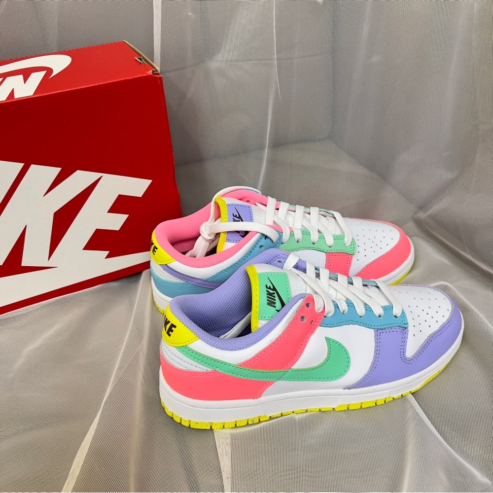 Nike Dunk Low SE
Easter Candy (Women's) Size 6.5
Brand New